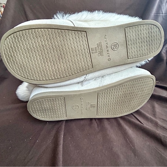 Airwalk White Fur-Lined Winter Boots - Picture 16 of 16